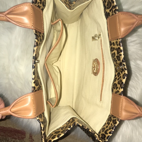 AUTHENTIC TORY BURCH CHEETAH TOTE - Picture 14 of 16
